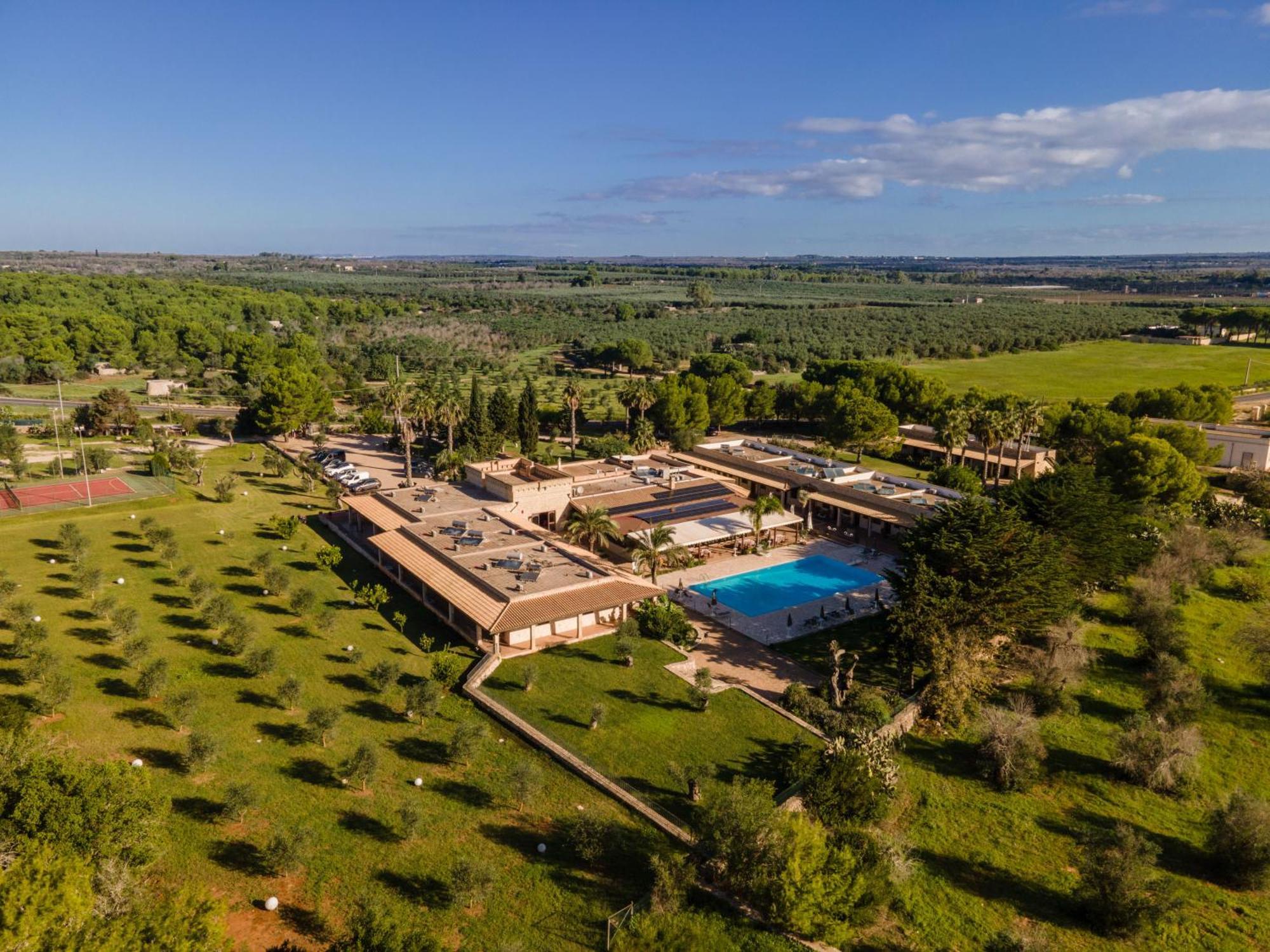 Hotel Masseria Le Pajare プレシッチェ エクステリア 写真